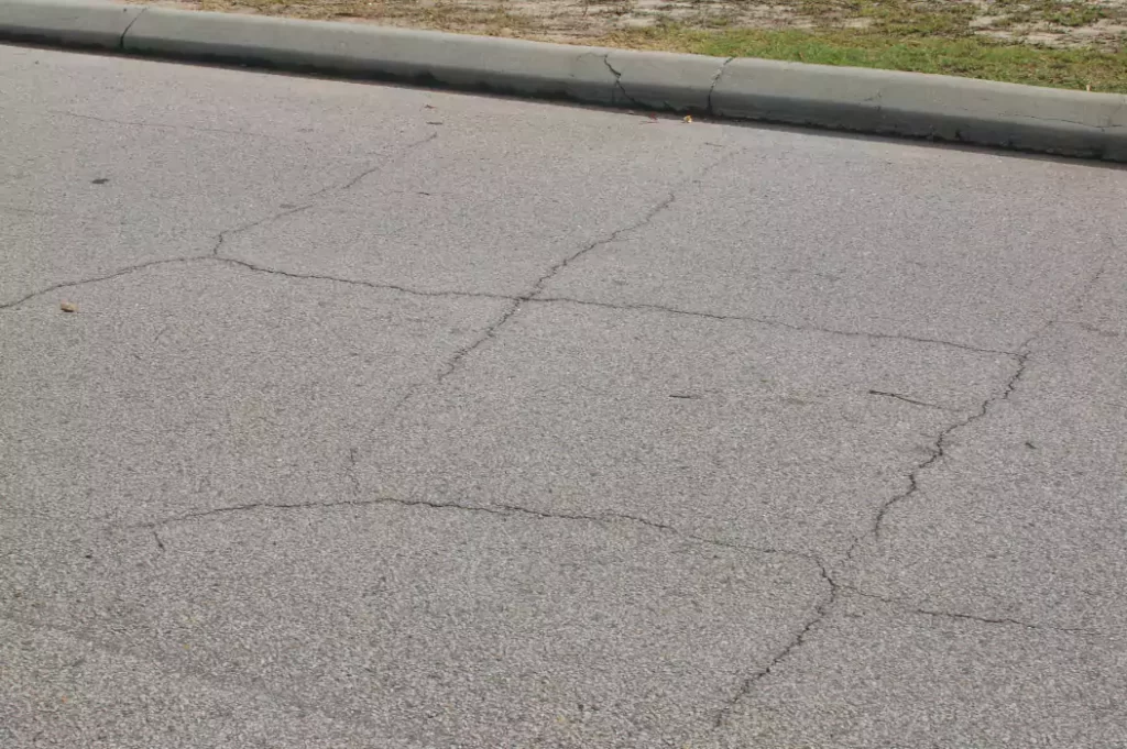 block crack failure with low severity